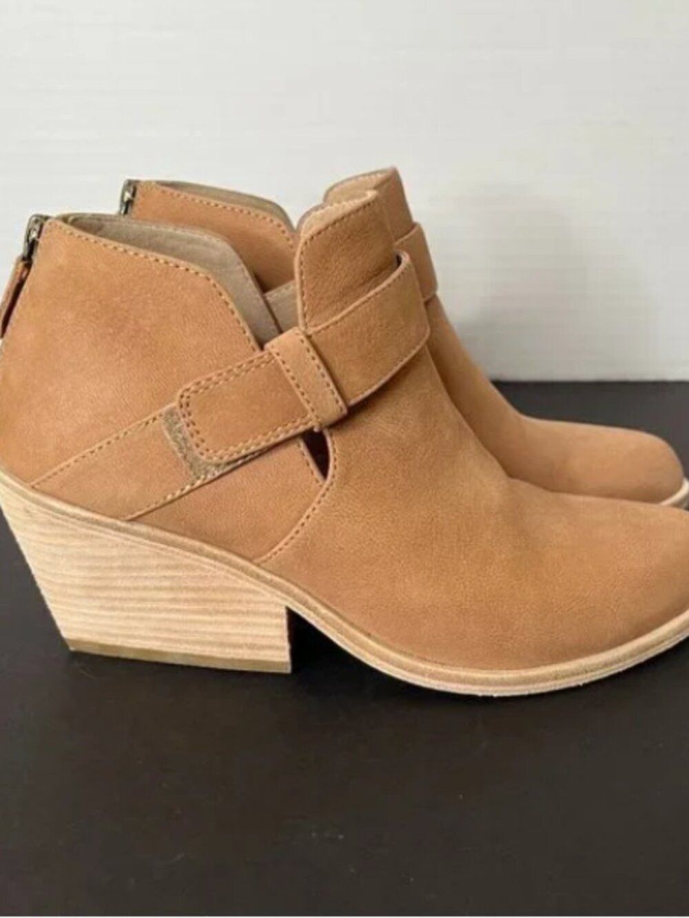 EILEEN FISHER Ives Nubuck Tan Leather Cutout Ankle Booties Stacked Heel 7.5